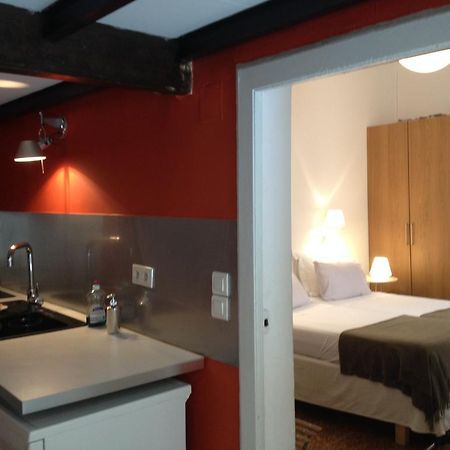 La Suite Du Jeune Homme Montpellier Bilik gambar